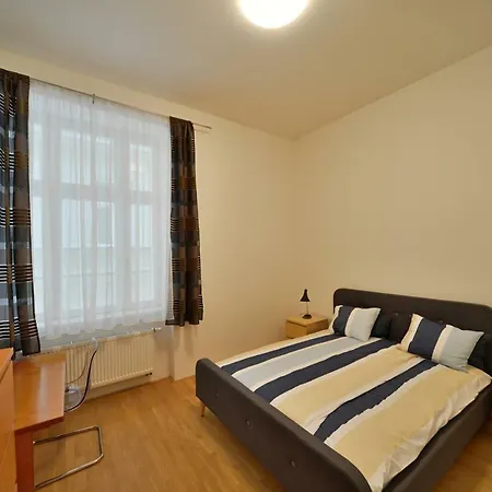 Апартаменты Kolonada Luxury 2 Bedroom Apartment With Balcony *