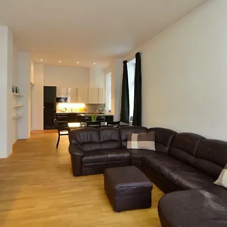 Kolonada Luxury 2 Bedroom Apartment With Balcony *